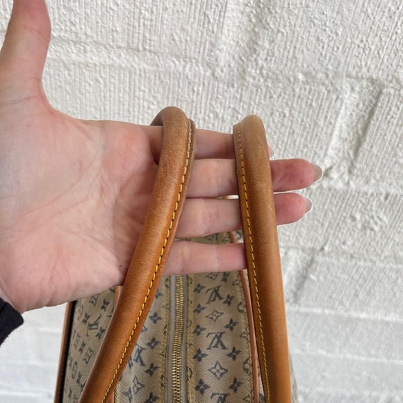 Louis Vuitton Leather Monogram Marie Hand Blue Dome Boston Bag - Picture 4 of 15